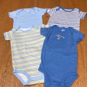 4/ onesies never worn carters 3 months